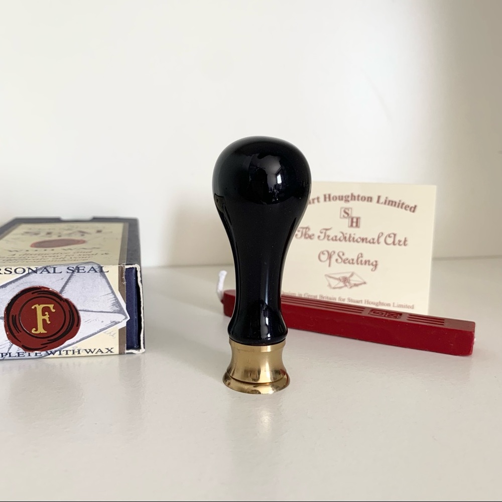 Hold Vintage F Monogram glass Wax Seal